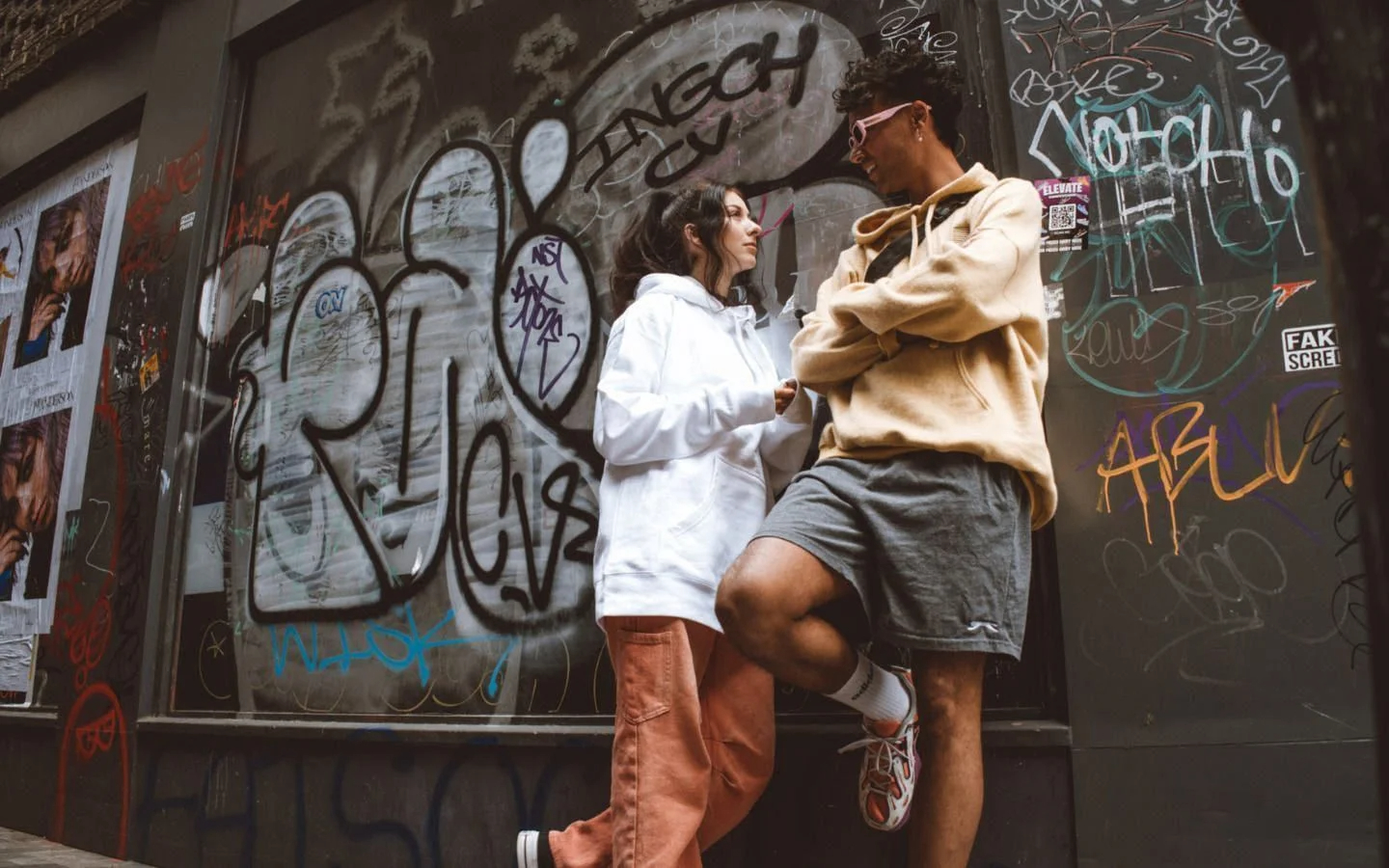 Which printing techniques are best for bold, long-lasting streetwear graphics?}